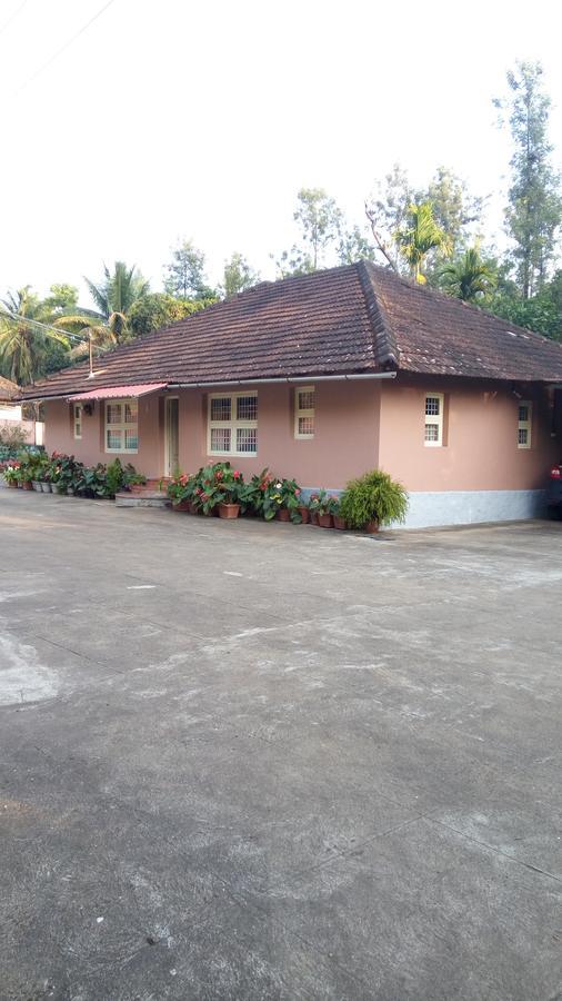 Staysimple Spicefarm Somvārpet Exterior foto